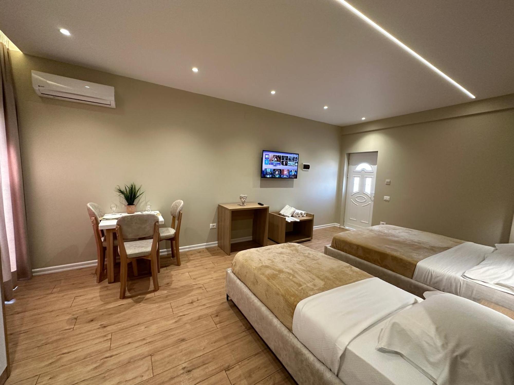 Arial Lofts 3* Vlorë
